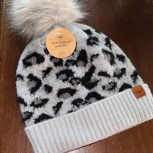 Britt’s Knits hat Snow Leopard Pom pom furry Gray Black NEW stretch one size